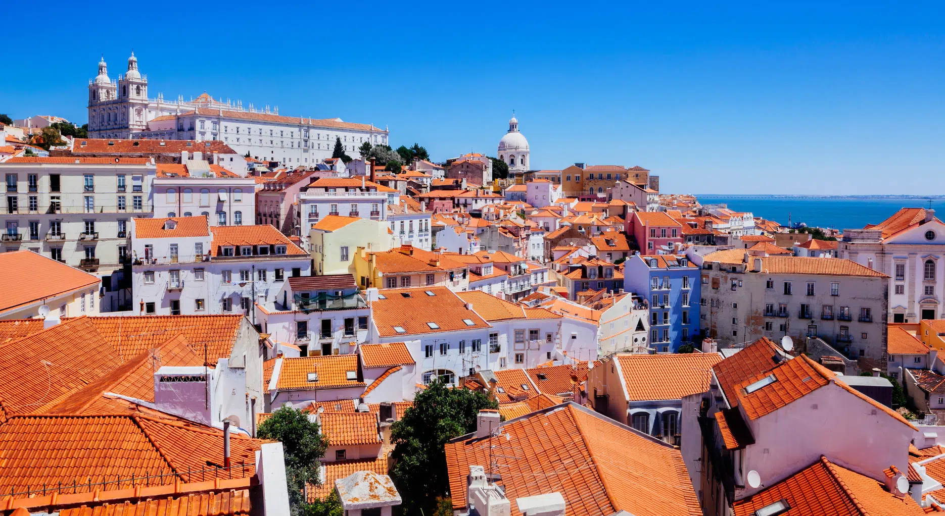 Morning: Alfama and the Castle