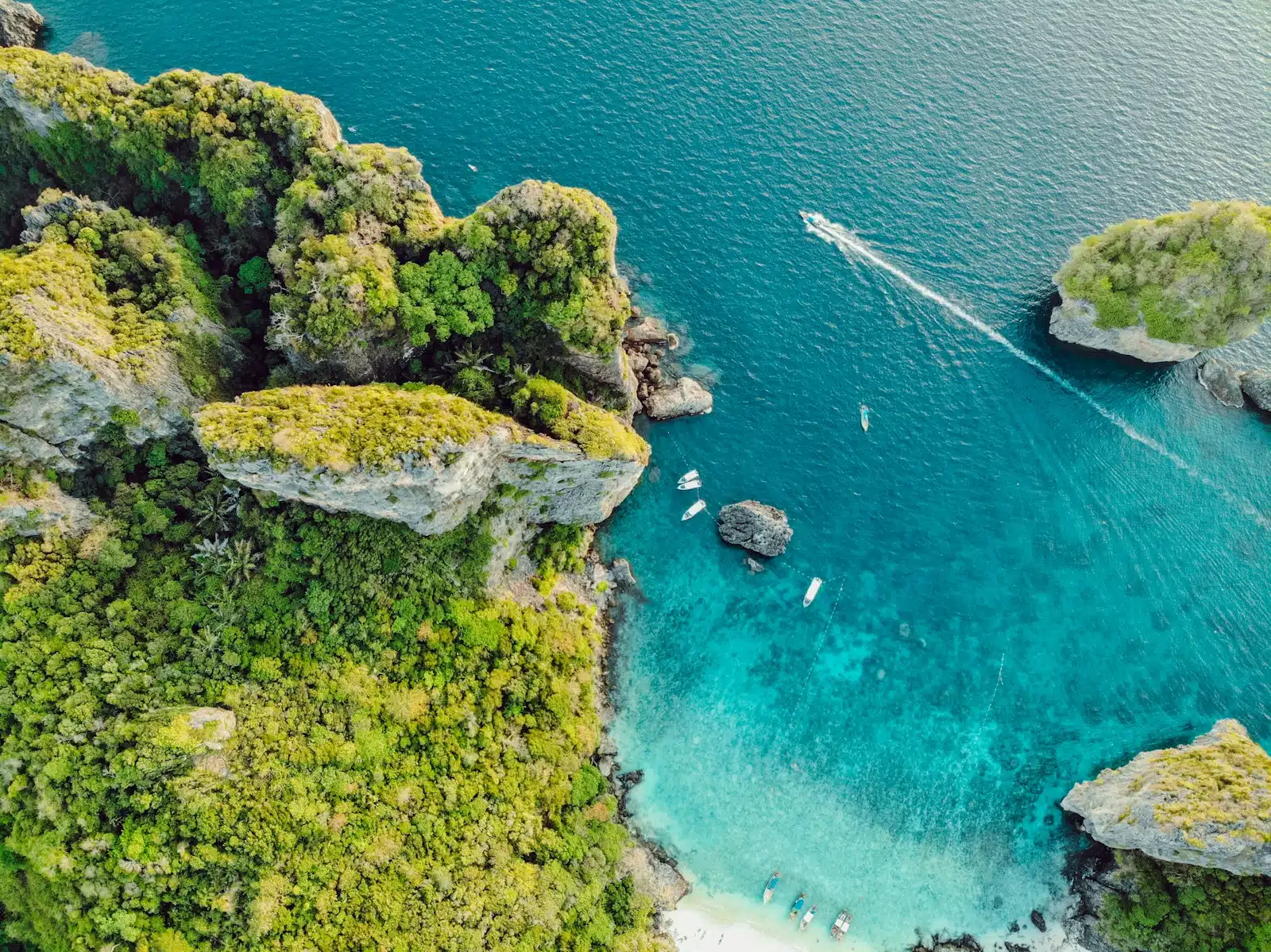 Why Island Hopping in Thailand: From Phuket to Koh Samui
