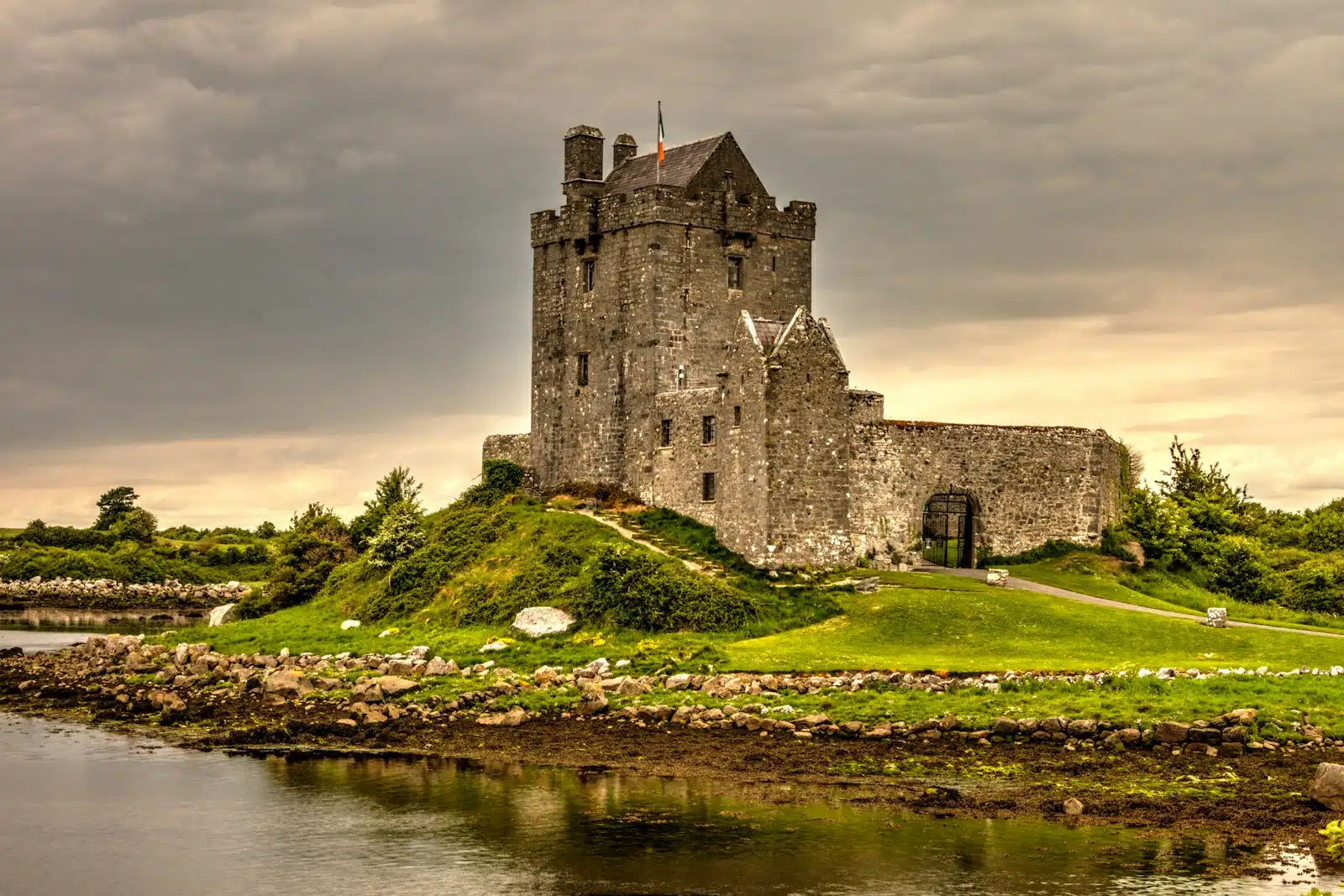 Why Dublin to Belfast Cultural Tour: Ireland’s Art, Poetry & Music