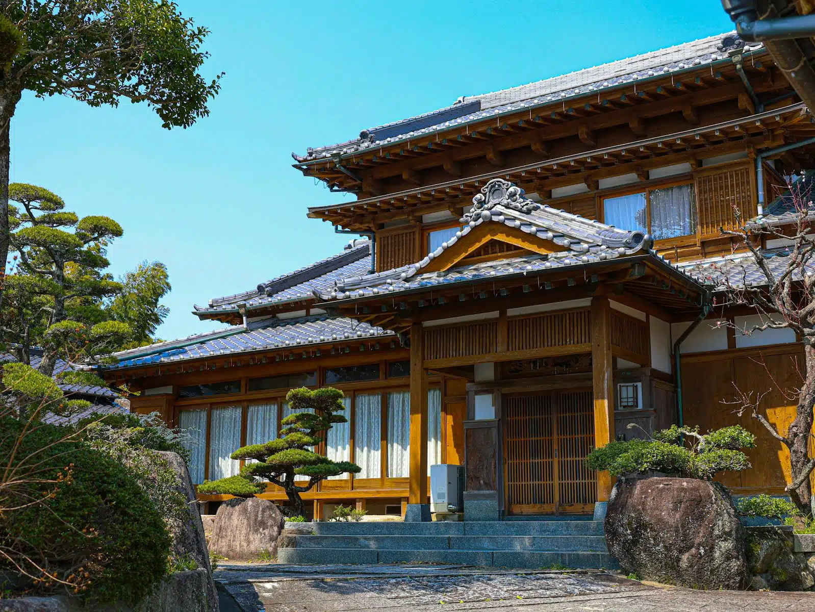 Charming traditional Japanese house with wooden architecture and manicured gardens in Fukuoka, Japan