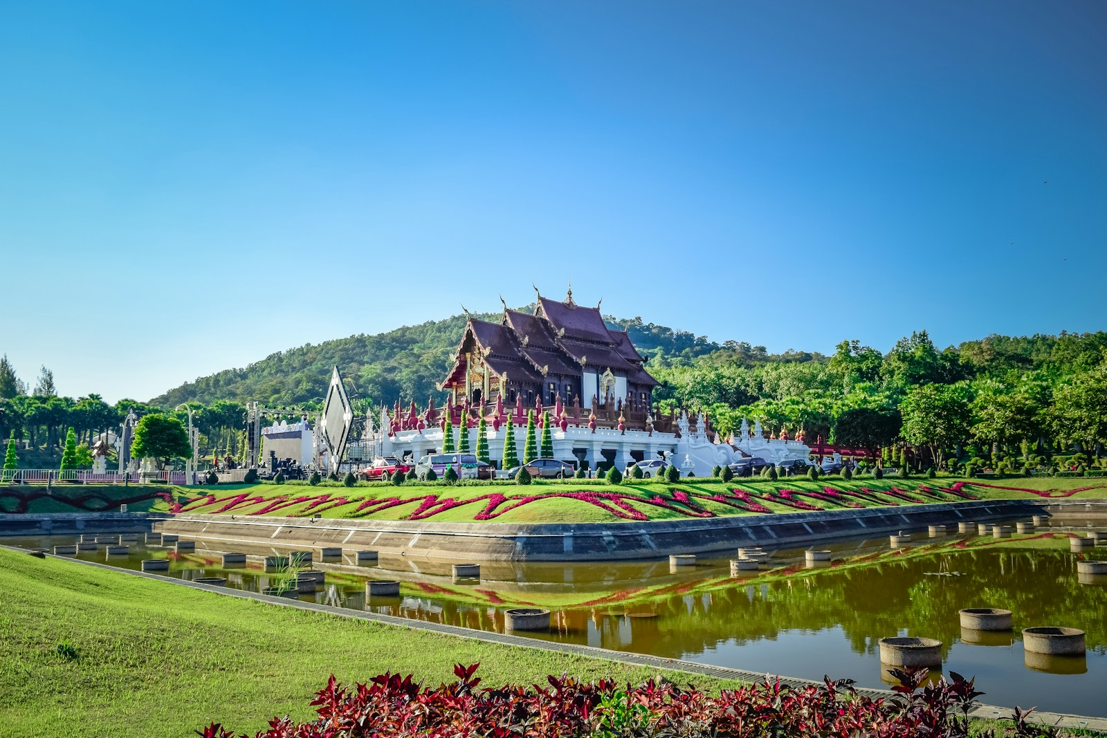 The Distinction Between Lanna and Central Thai Buddhism