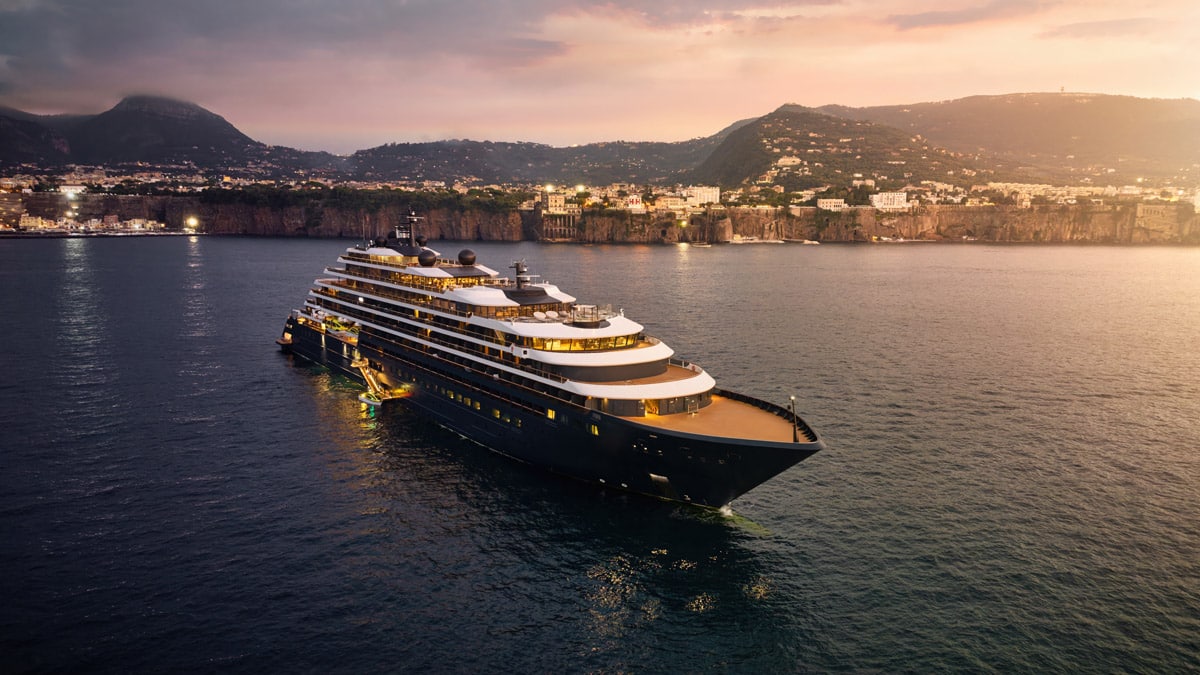 Luminara: The Ritz-Carlton Yacht