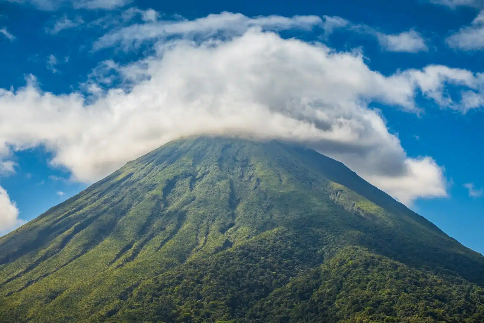 A Luxury Guide to Arenal: Hot Springs, Lodges and Volcano Views
