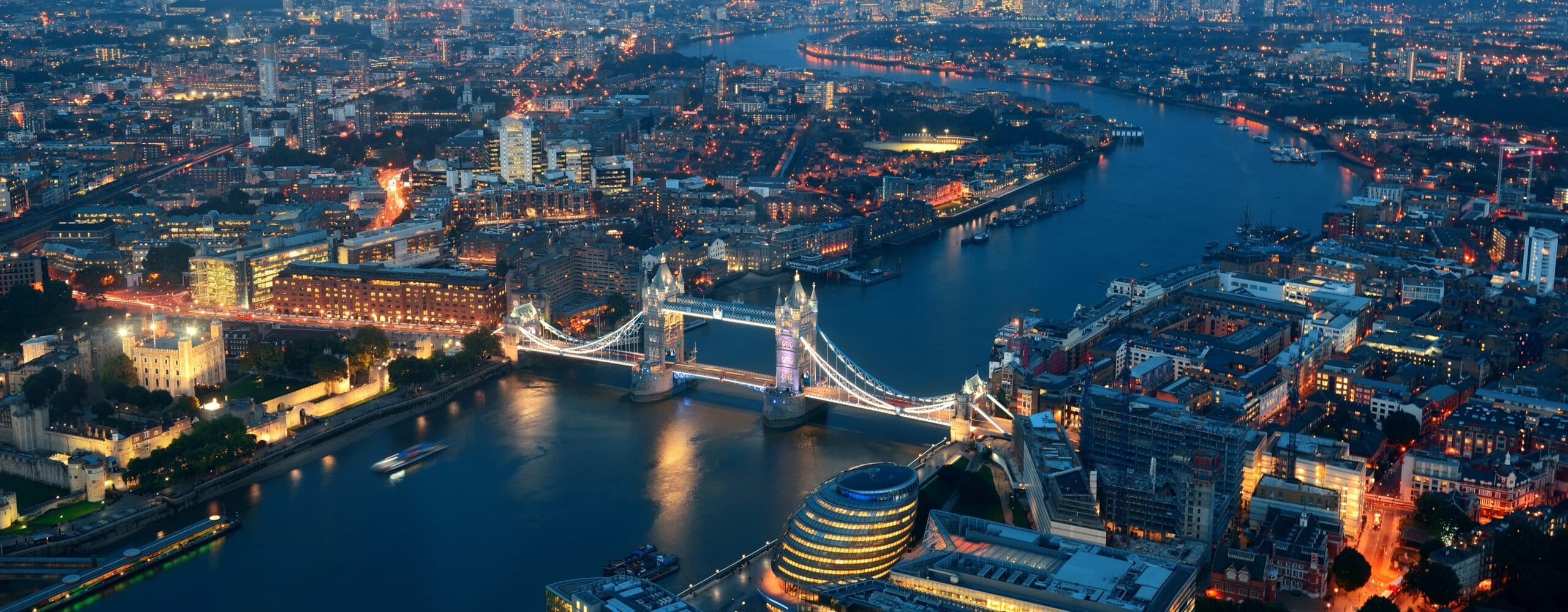Luxury helicopter sightseeing tour