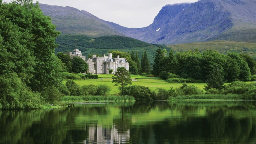 Discover Scotland: Edinburgh, Inverness & Glasgow
