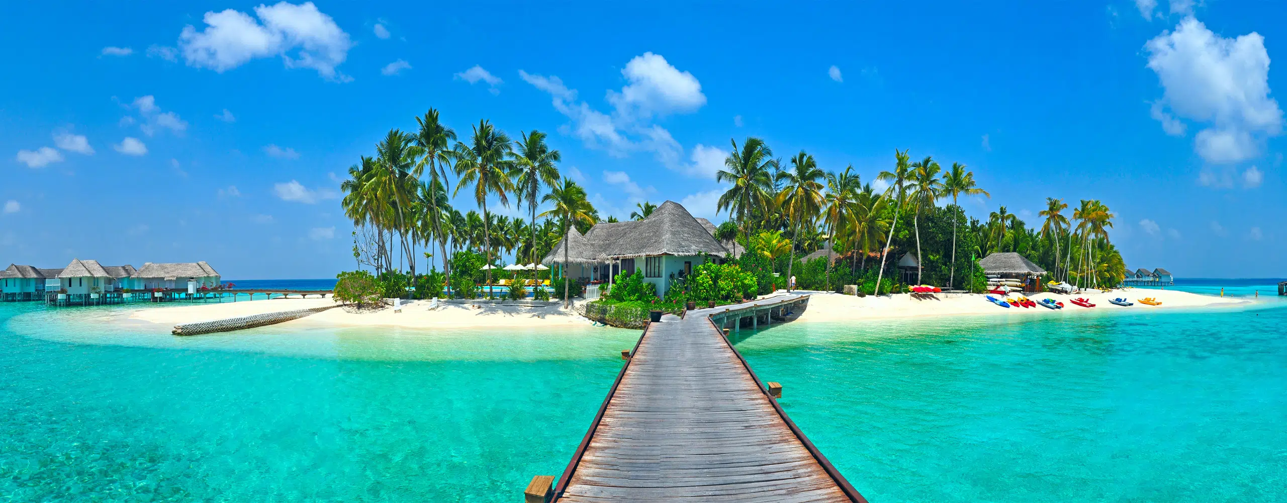 Maldives vs French Polynesia: Best Honeymoon Destination?