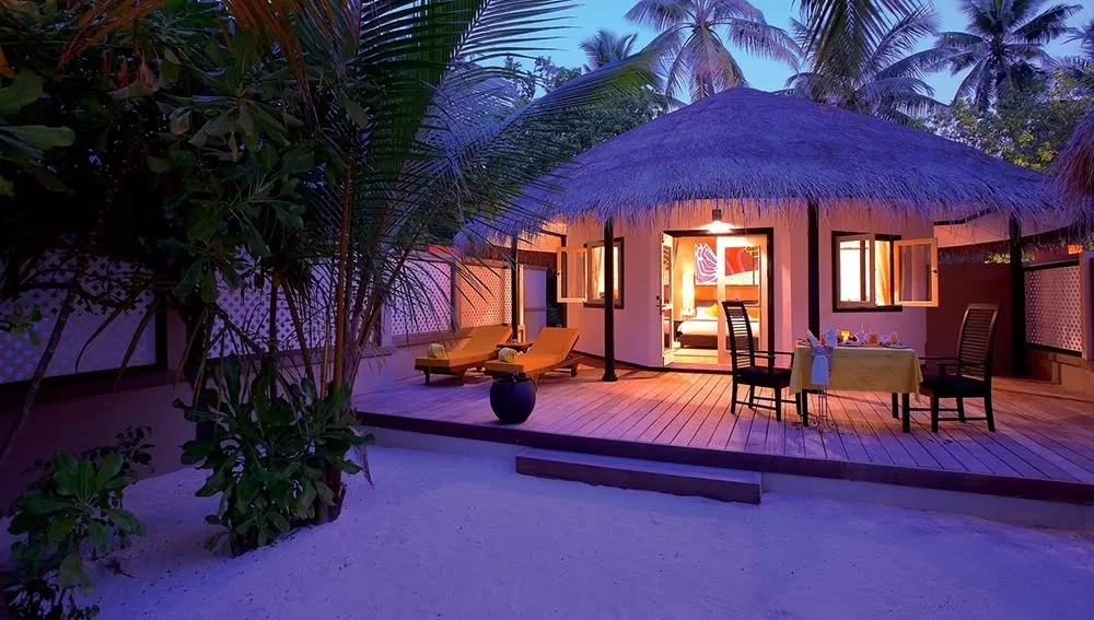 Beachfront Jet Pool Villa