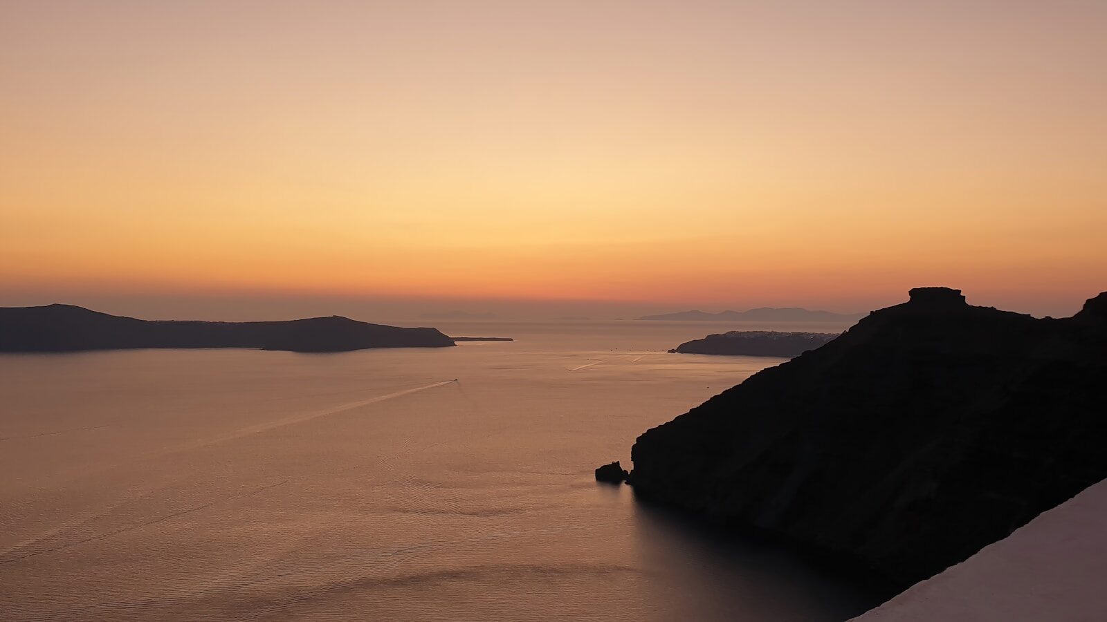 Cliff Walk to Skaros Rock