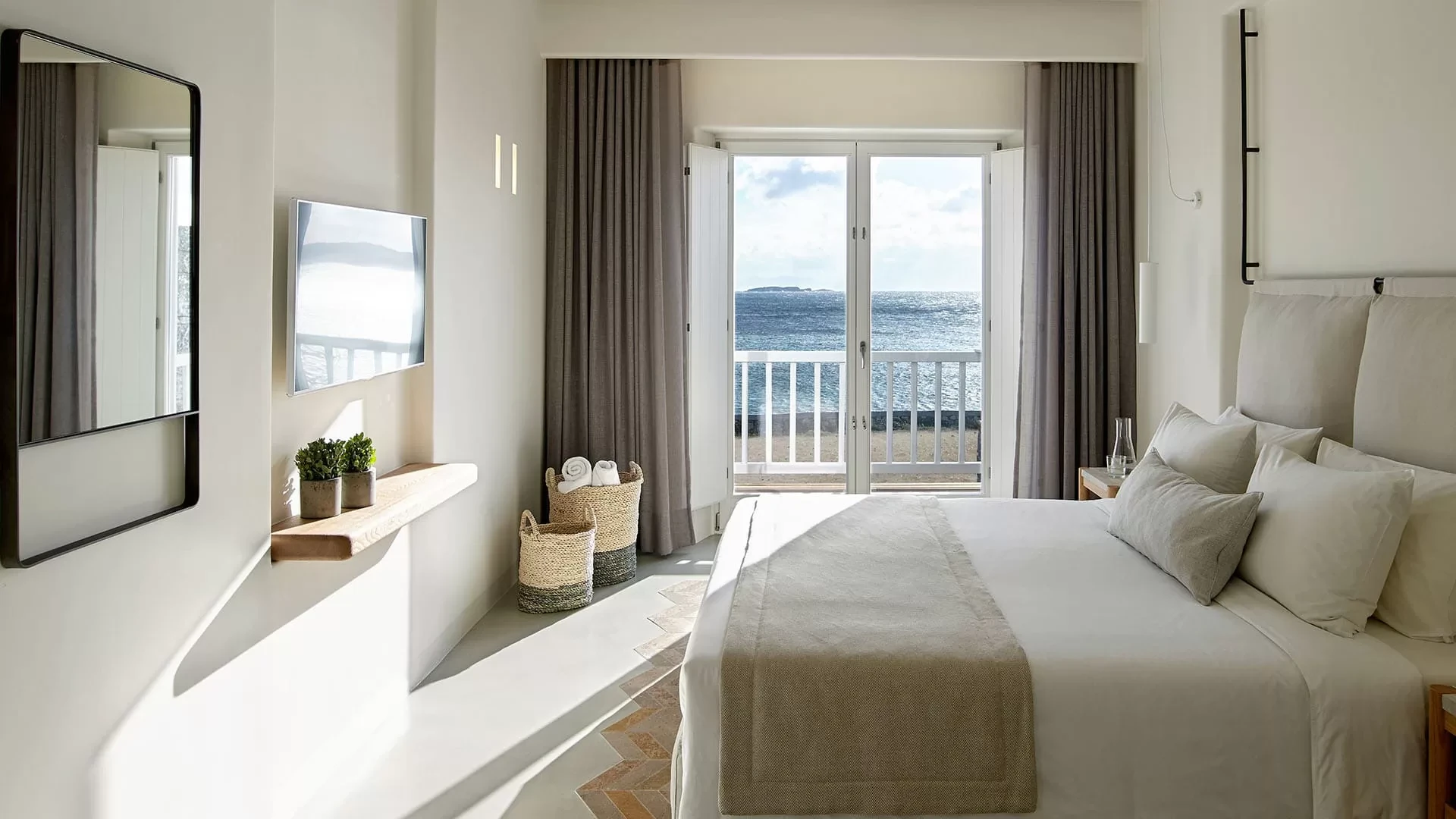 Bachelor Suite Sea View