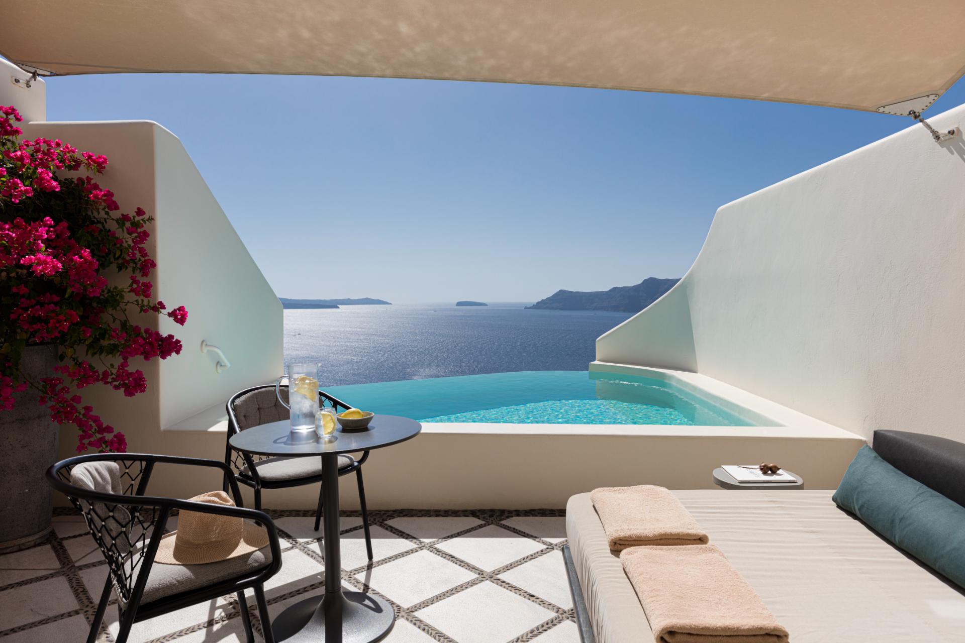 Canaves Oia Suites