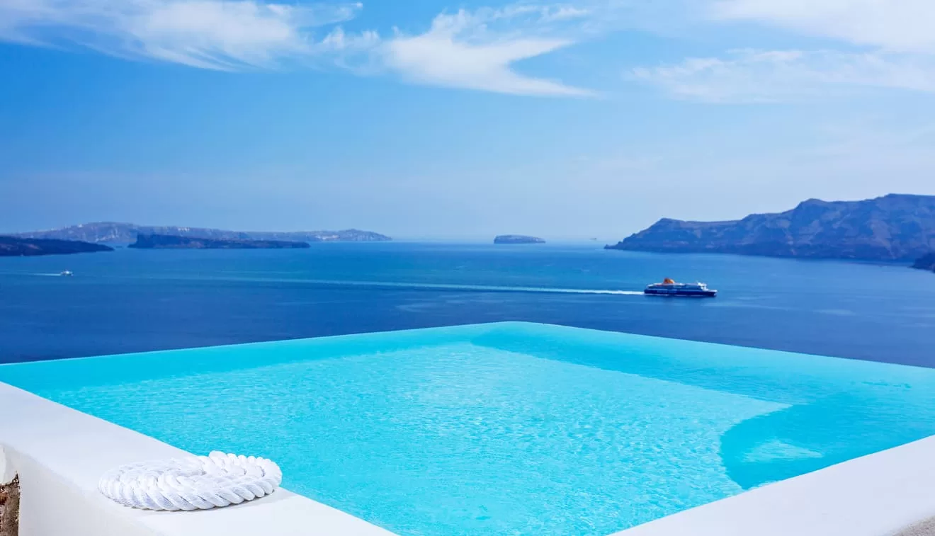 Infinity Pool Suite