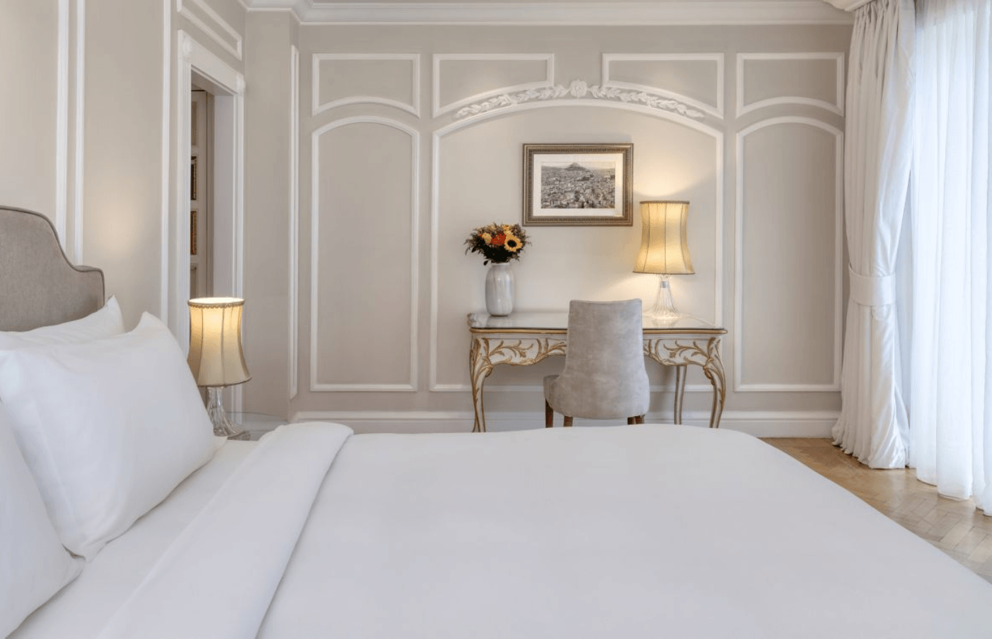 Deluxe Acropolis Guest Room