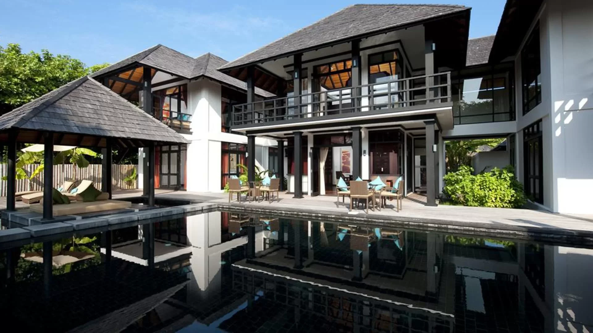 Celebrity Villa
