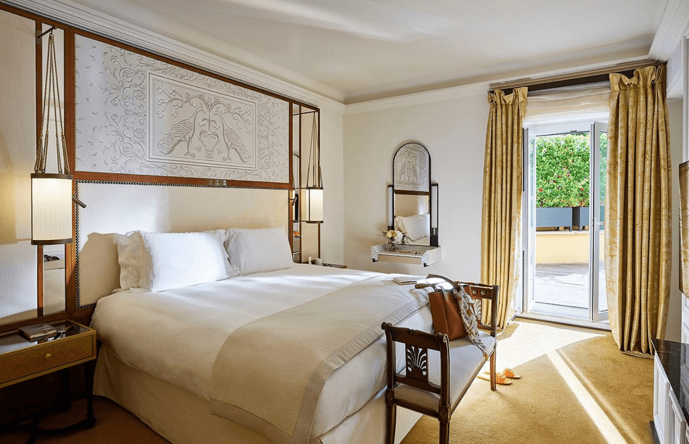 Aurora Terrace Suite