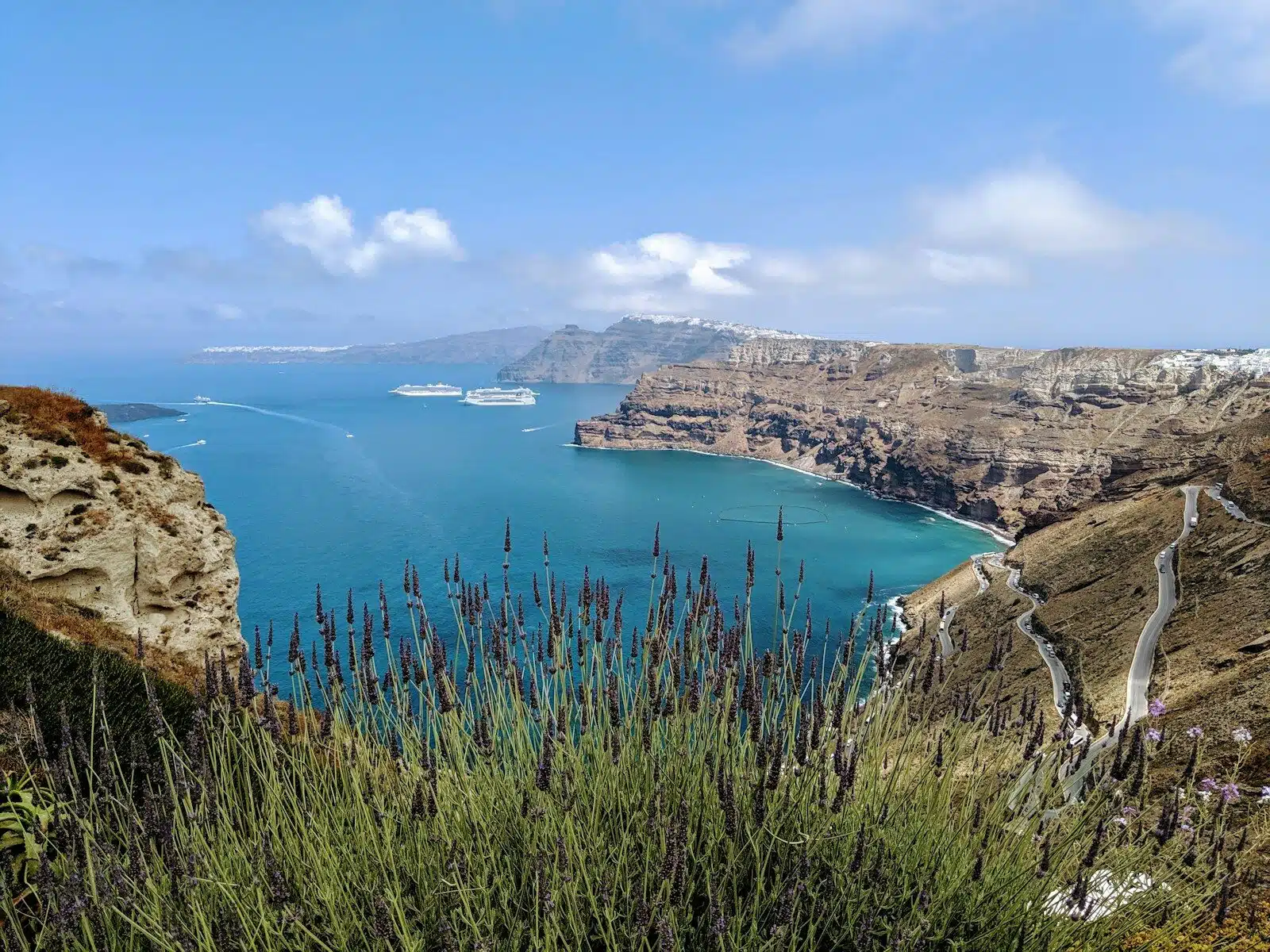 Cliff Walk to Skaros Rock