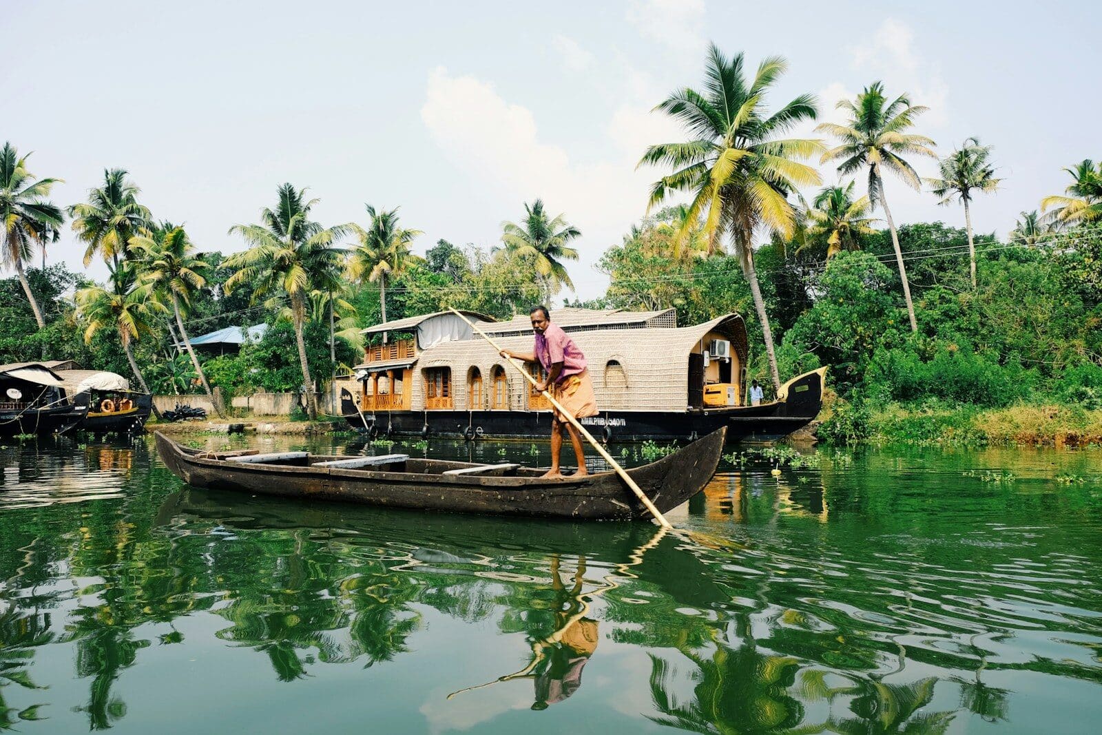 Kerala Tour: Backwaters, Tea Plantations & Beaches