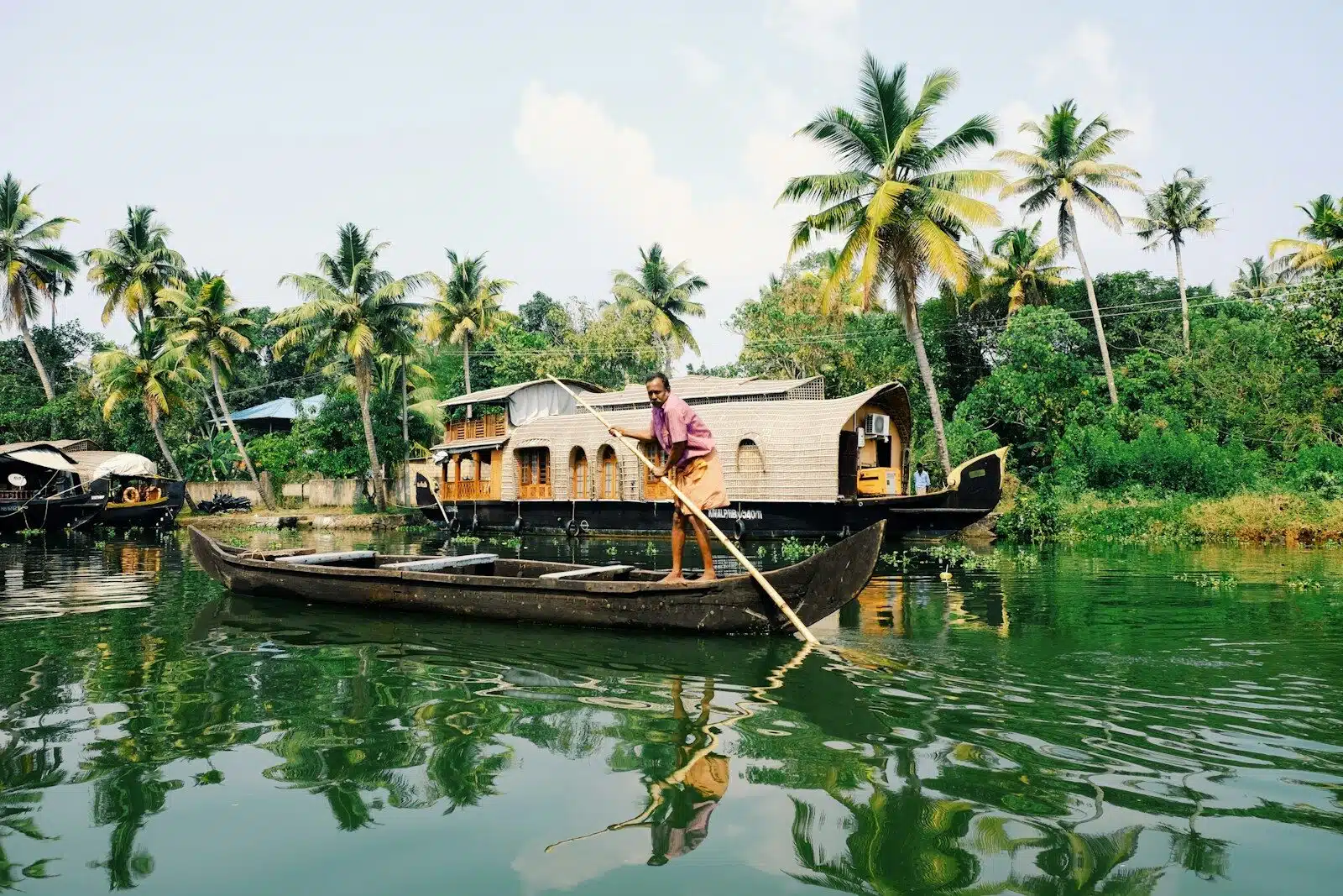 Kerala Tour: Backwaters, Tea Plantations & Beaches