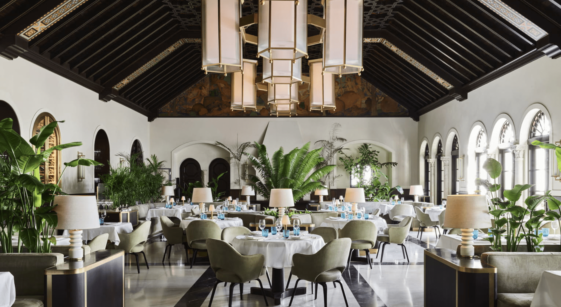 Four Seasons Hotel at The Surf Club