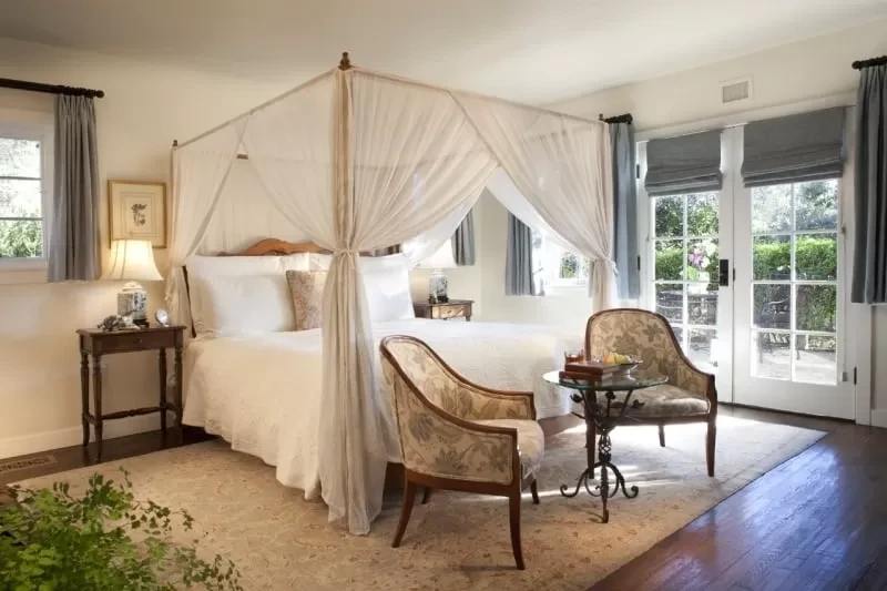 Romantic Garden Hideaway