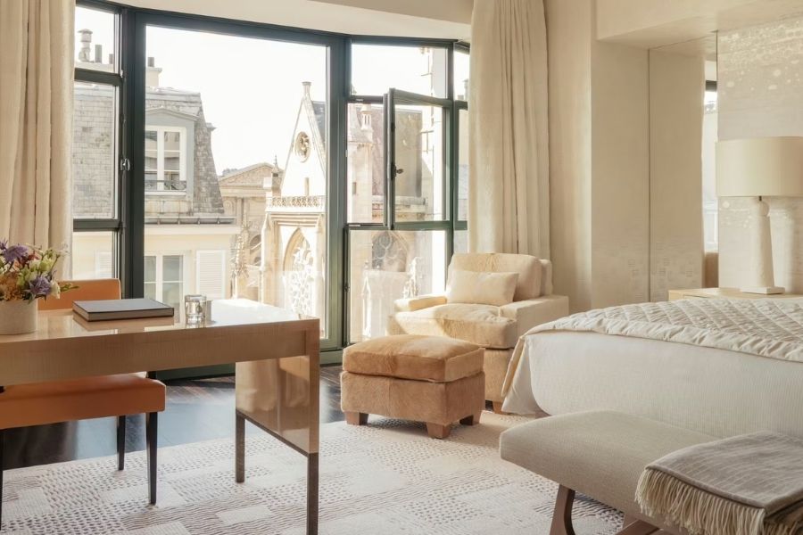 Pont Neuf Deluxe Room