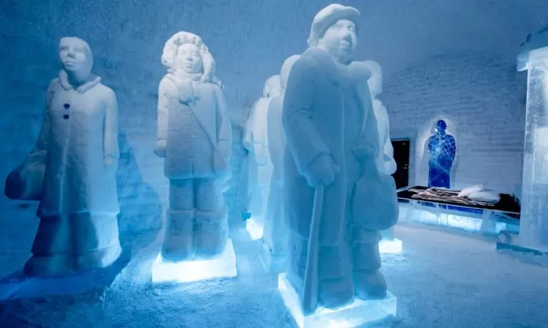 Cold Room: Deluxe Suite 365