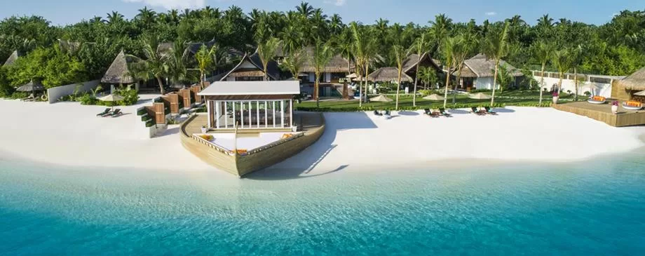 Three Bedroom Olhahali Beach Retreat with Pool
