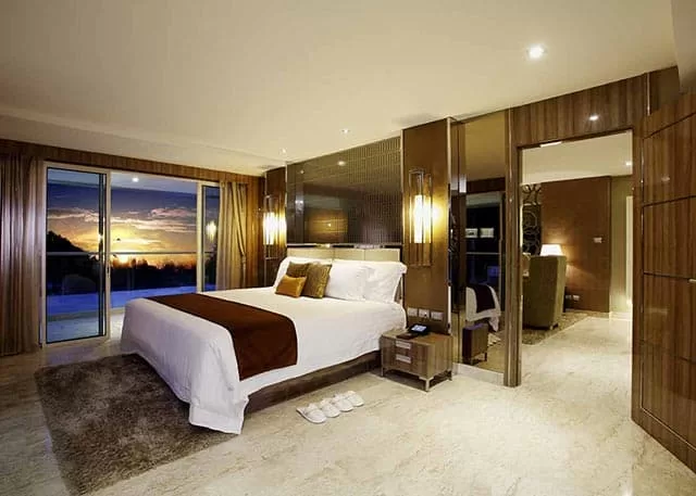 Luxury One-Bedroom Suite