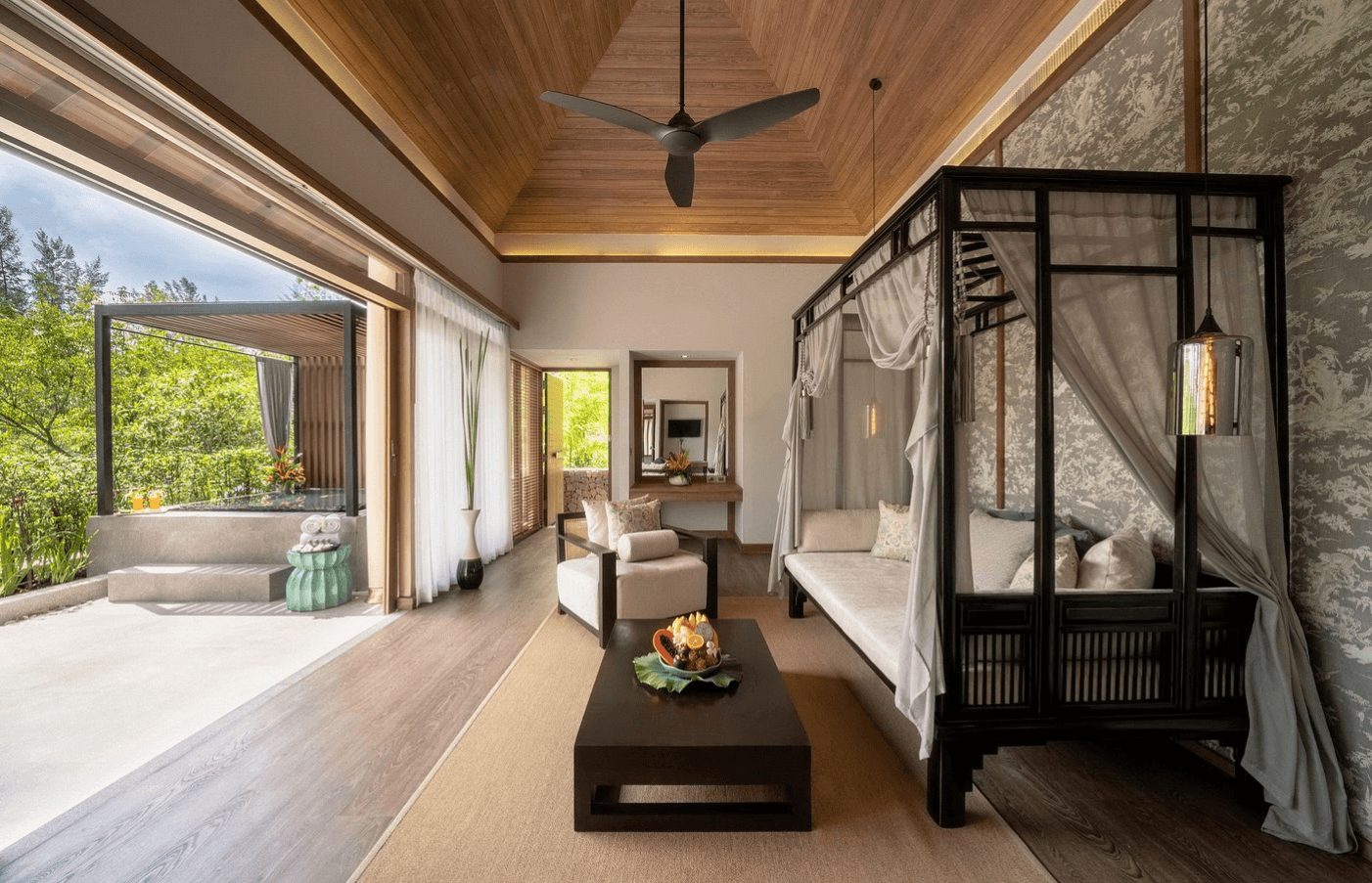 Jacuzzi Pool Suite
