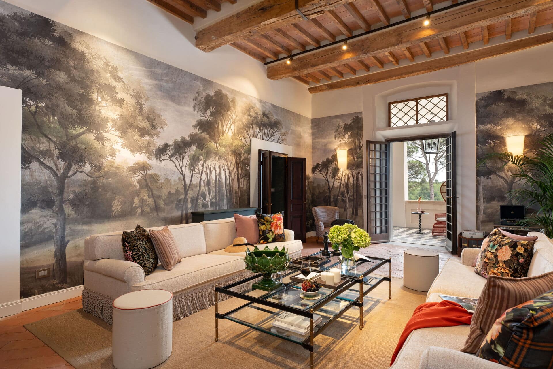 Art, Objects, and Interiors: Living Inside Tuscan Heritage