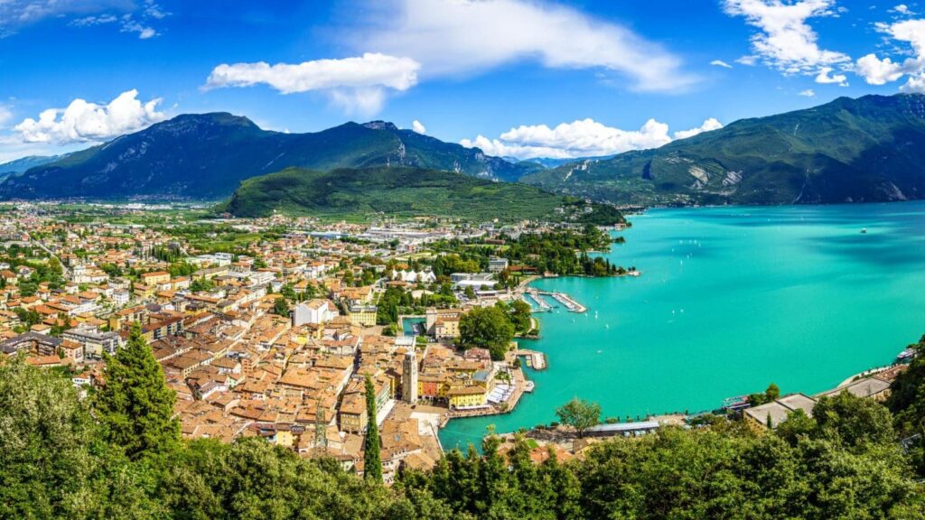 Salò and the Western Shore