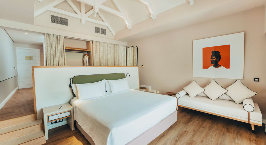 Deluxe Ocean Room