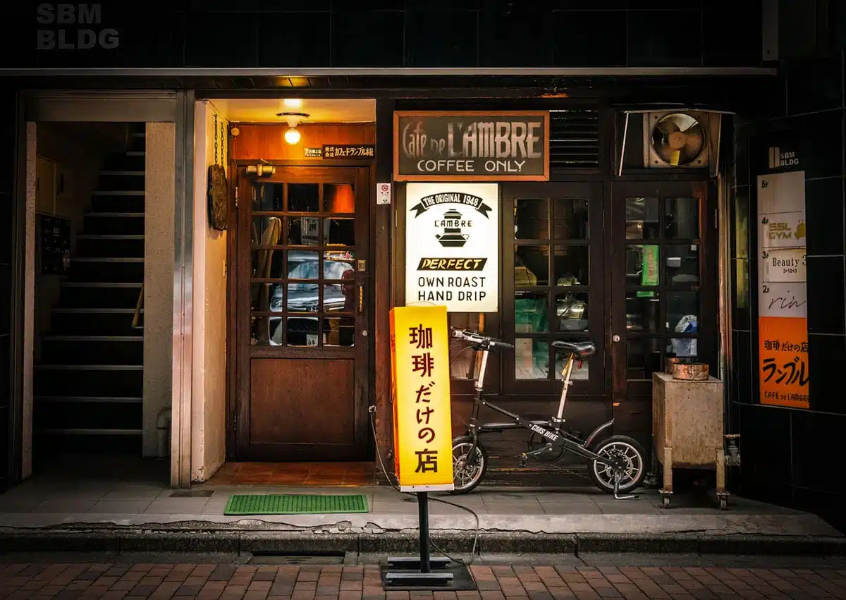 Cafe de l'Ambre in Ginza